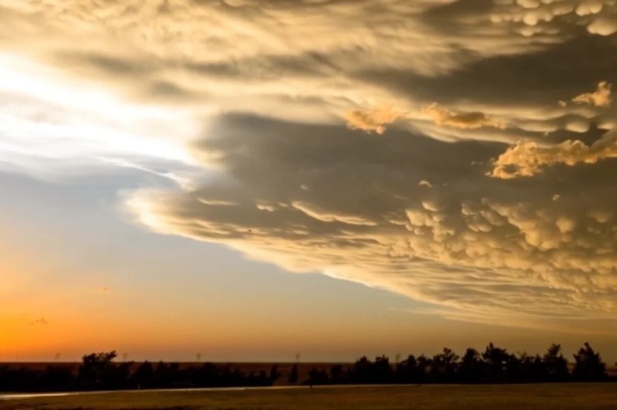    Позднякова назвала вымеобразные облака над Москвой причиной грозы и града