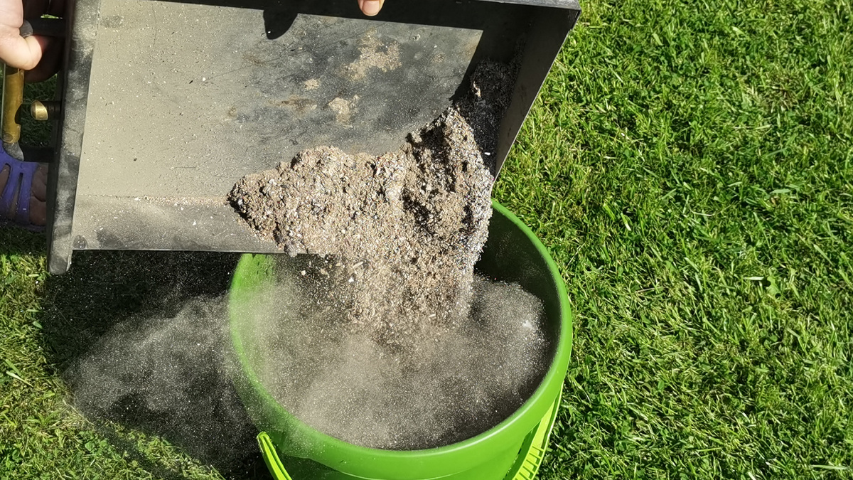 Калийное, фосфорное и кальциевое удобрение из одного стакана древесной золы