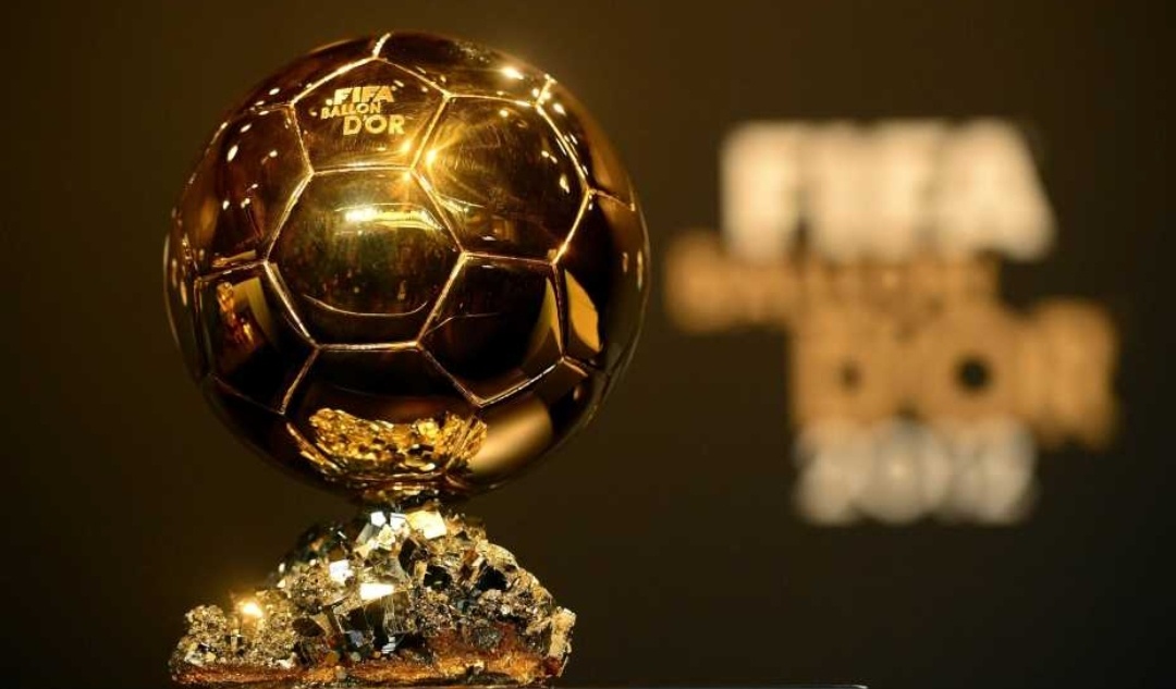 Портал Give me Sport составил рейтинг главных претендентов на «Золотой мяч» в 2025 году.Лидером списка стал нападающий «ПСЖ» Усман Дембеле. На втором месте значится Ламин Ямаль из «Барселоны». Замыкает первую тройку одноклубник Дембеле полузащитник Витинья.Торжественная церемония вручения «Золотого мяча» пройдет 22 сентября в Париже. В прошлом году награду получил испанец Родри.