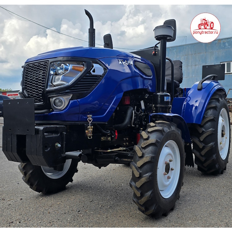 Мини-трактор XINGTAI XT-244 ЛЮКС. Вид спереди. Фото автора.