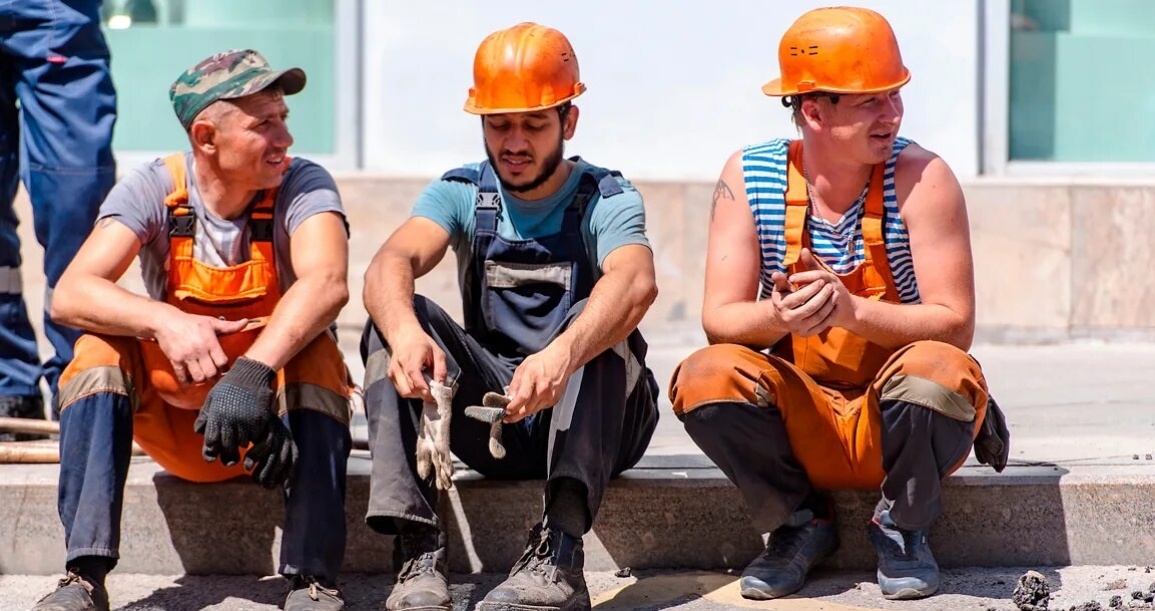 Из открытых источников в интернете. Приезжие на стройках России.