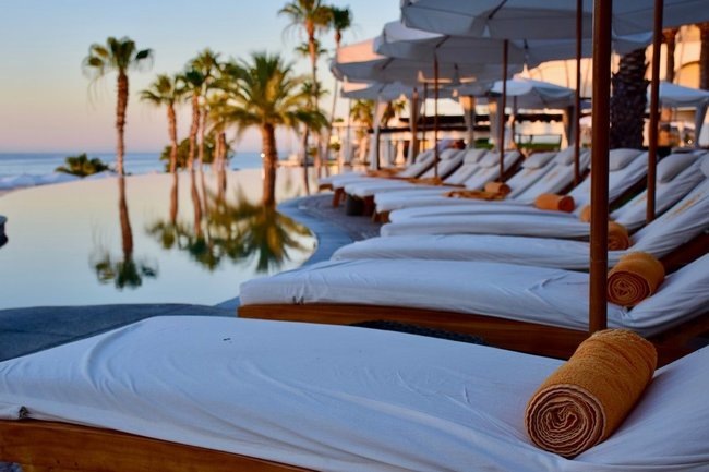    Турция отель бассейн лежак пальмы пальма отдых отпуск