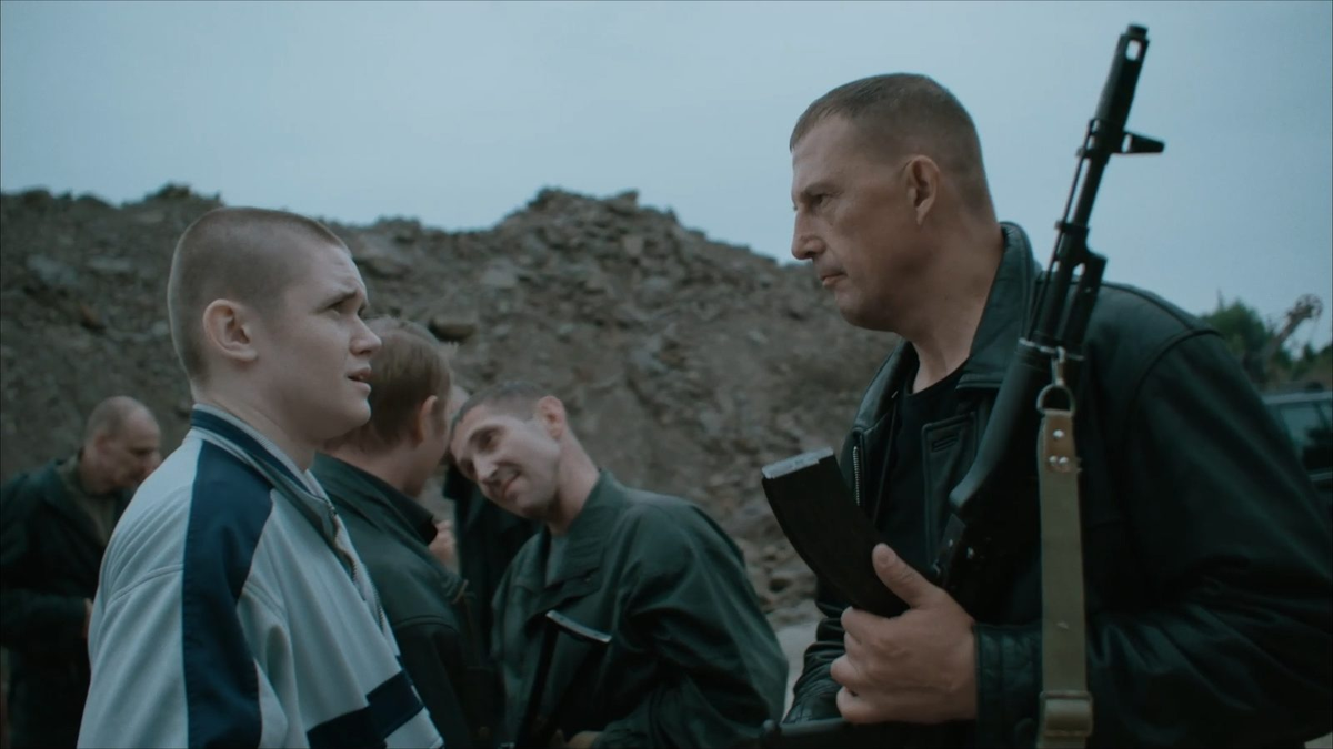 🎬 «Путешествие на солнце и обратно» — криминальные 90-е как миф и личная история