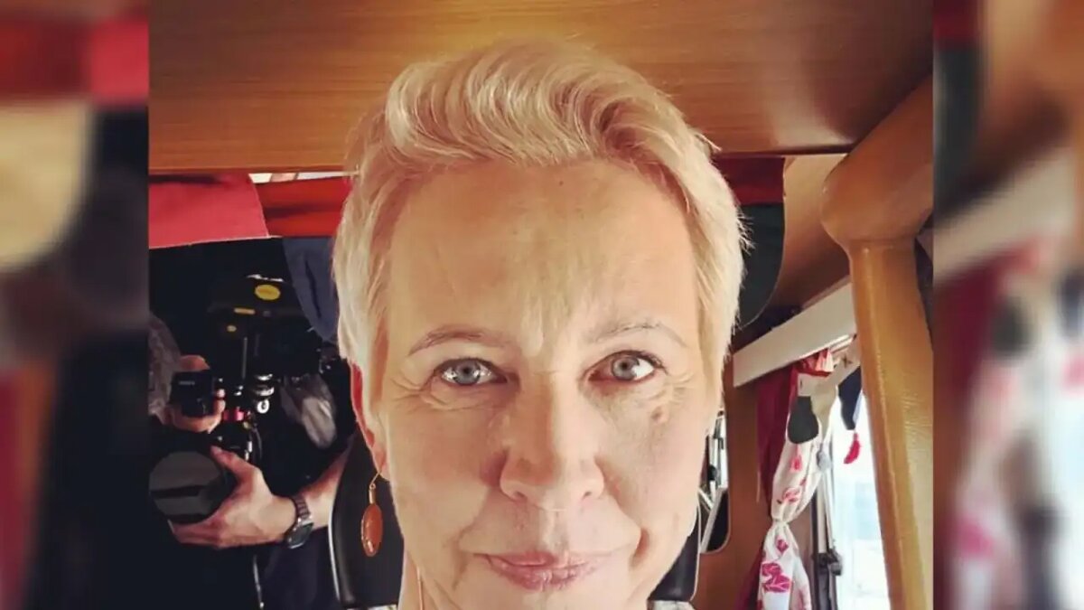    Телеведущая Татьяна Лазарева*