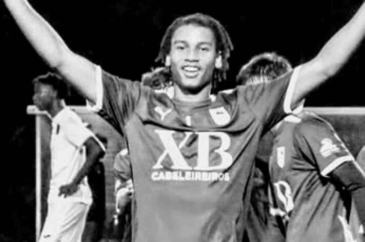    В Португалии 17-летний футболист Сарайва утонул в океане на глазах у друзей