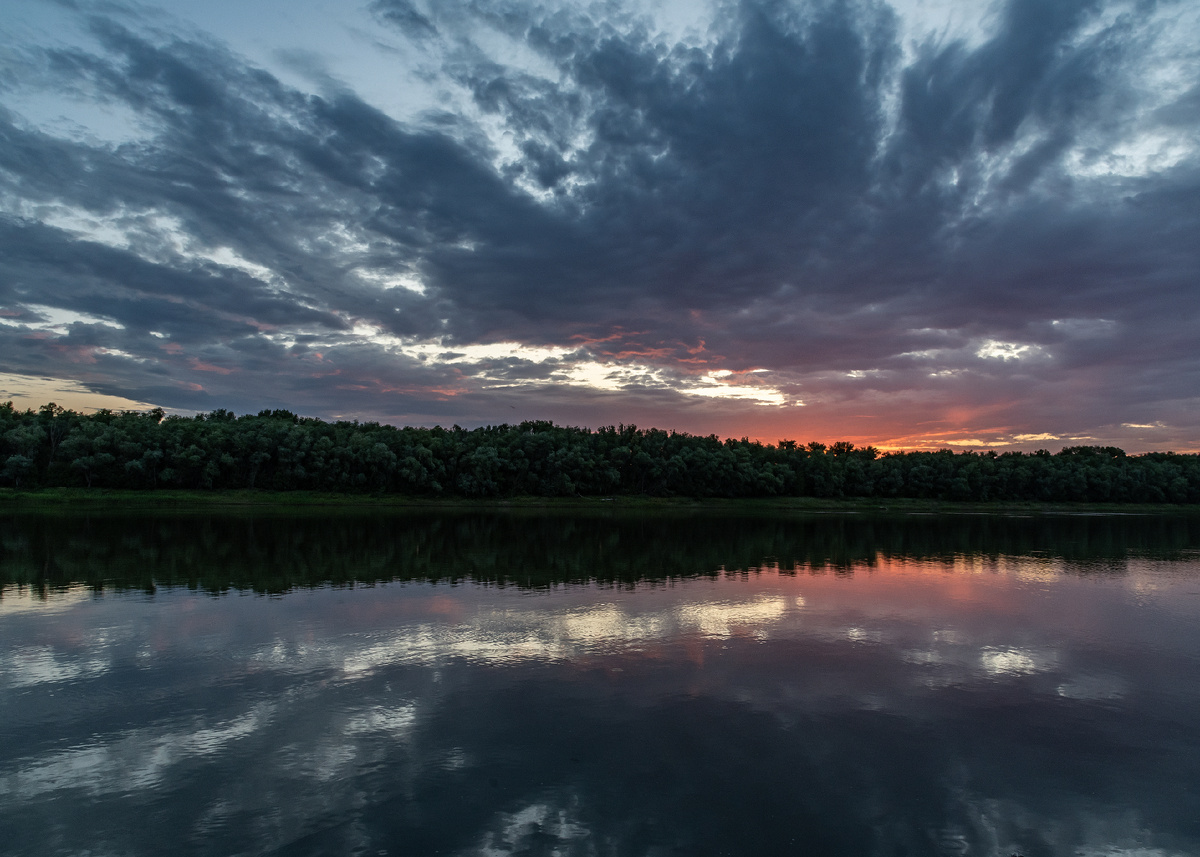 Клёва вечером обычно нет, зато фоток красивых понаделаешь)