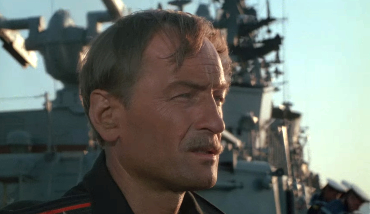 Кадр из кинофильма "Одиночное плавание", 1985 г., режиссер Михаил Туманишвили, сценарист Евгений Месяцев, композитор Виктор Бабушкин (скриншот) 