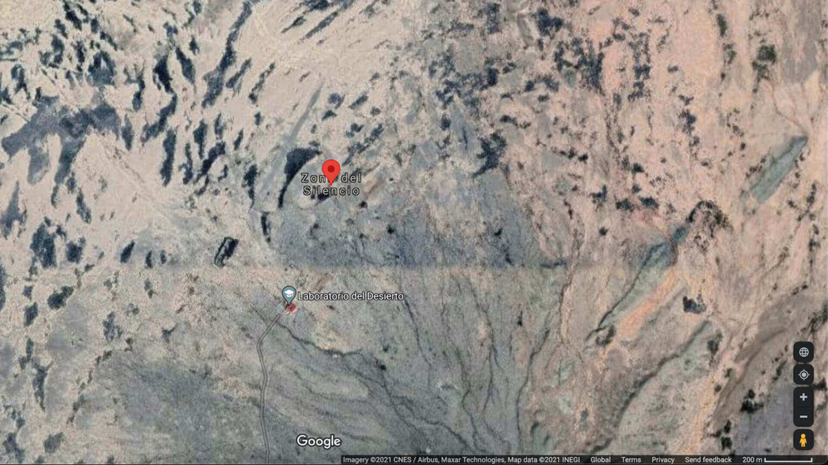 Зону молчания можно найти по ключевому слову «Zona del Silencio» на Google Maps