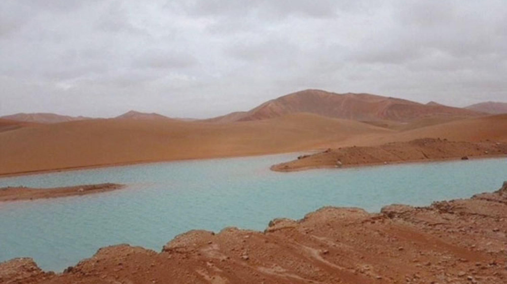    Оазисы посреди песков почему в пустынях появляются озера и кто их создает