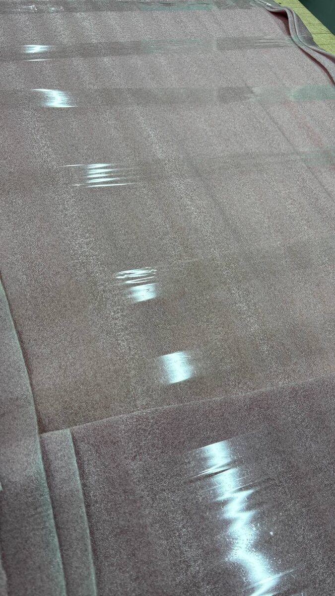 пример упаковки мягкого изголовья - подложка —> стрейчго —> фрокартон —> защитная пленка