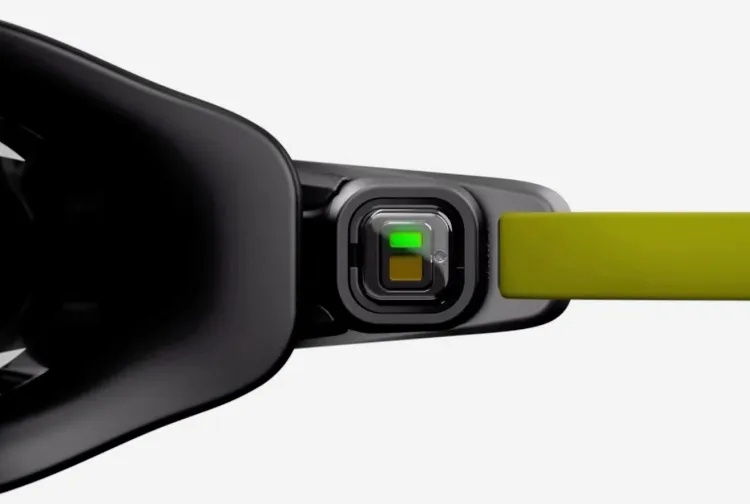    Подводные очки Form Smart Swim 2 определяют инсульт и служат в роли навигатора