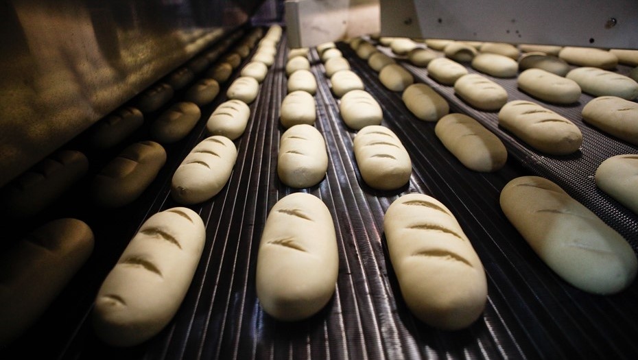    Выпечка хлеба на предприятии, архивное фото для иллюстрации. Автор фото: Сергей Коньков / "Деловой Петербург"