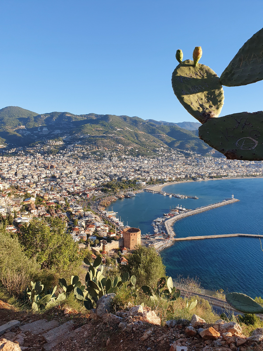 Вид с Кале на город Алания.