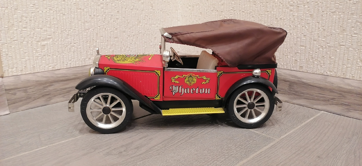 Электромеханический автомобиль Фаэтон, производитель - П/О "Радуга". Фото из открытых источников, листаем галерею -->>