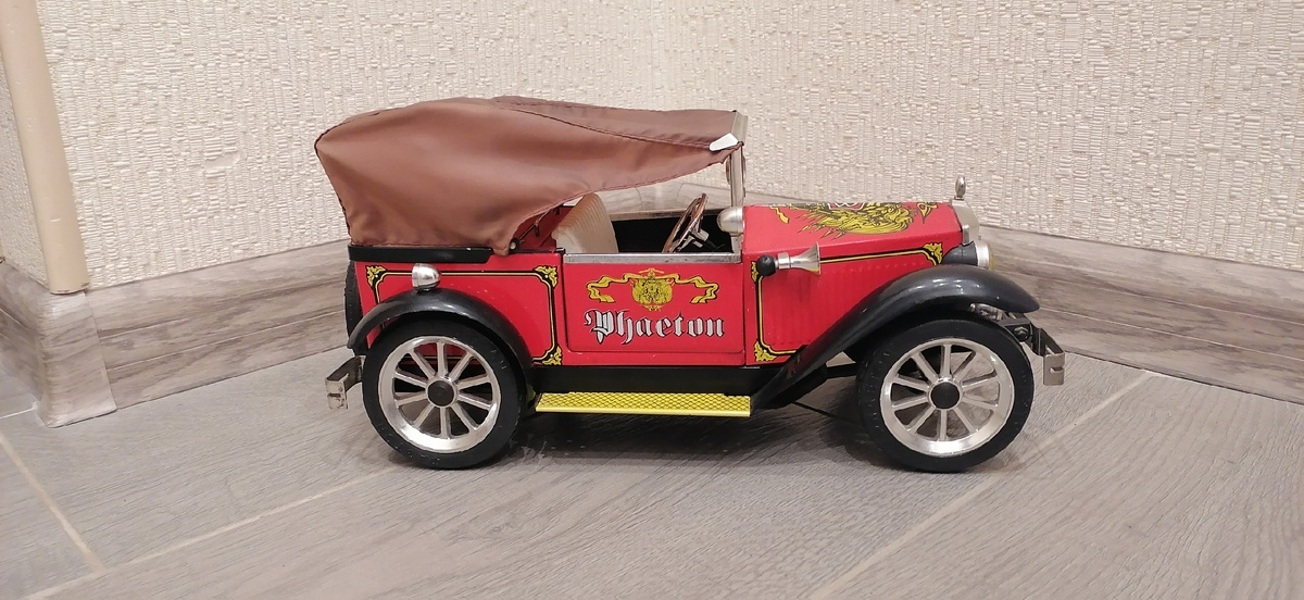 Электромеханический автомобиль Фаэтон, производитель - П/О "Радуга". Фото из открытых источников, листаем галерею -->>