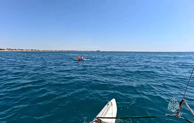 В Крыму МЧС спасло в открытом море детей из Твери