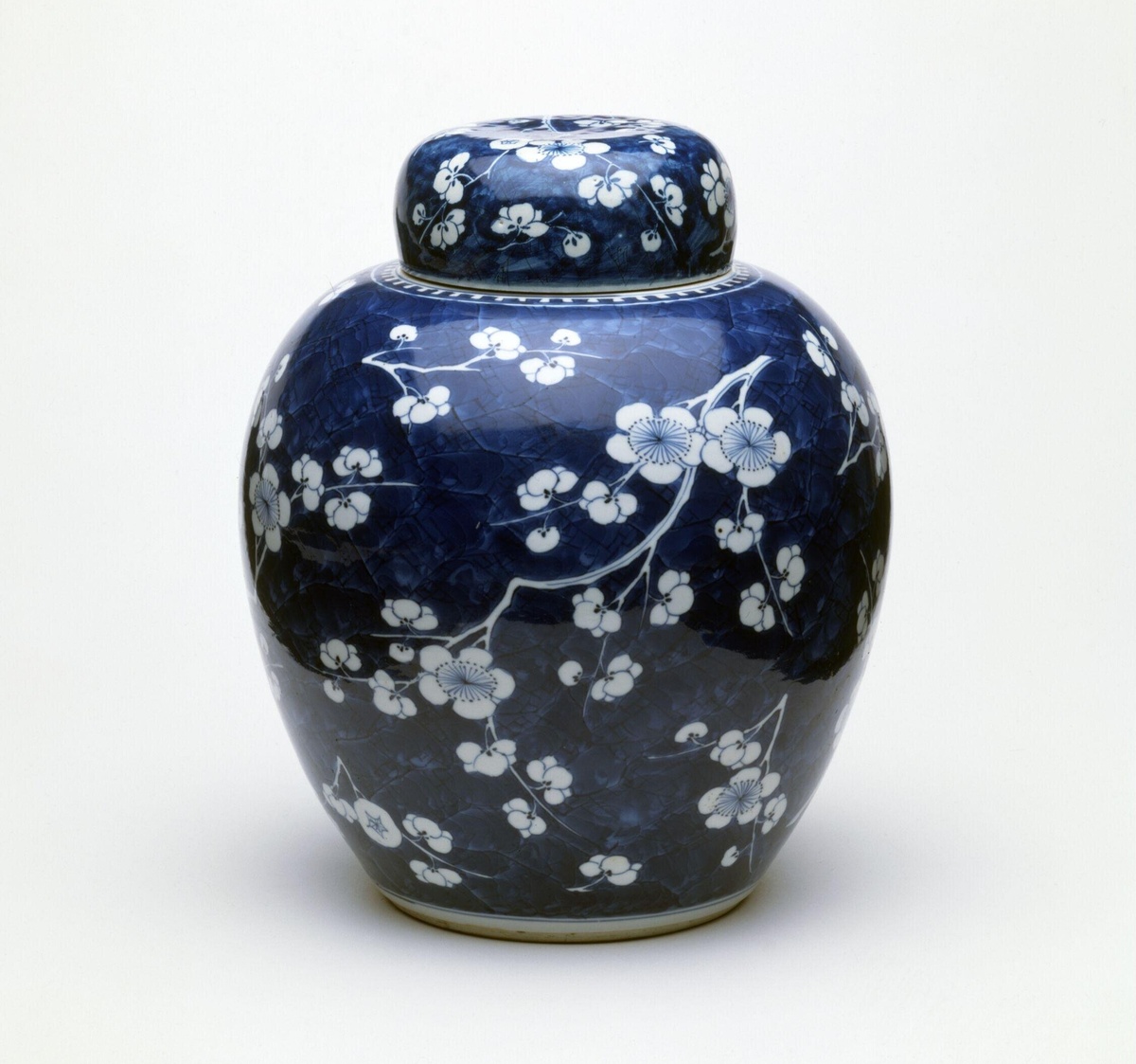 Имбирница. Китай. 1662-1722. Фарфор. Музей Виктория и Альберт, Лондон 