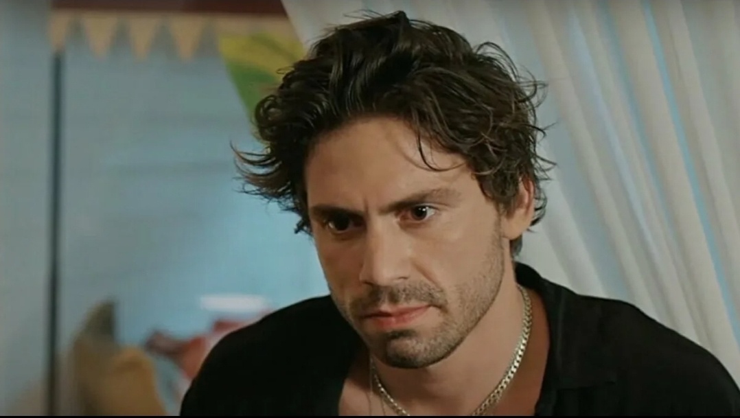 Кадр из сериала "Зимородок"