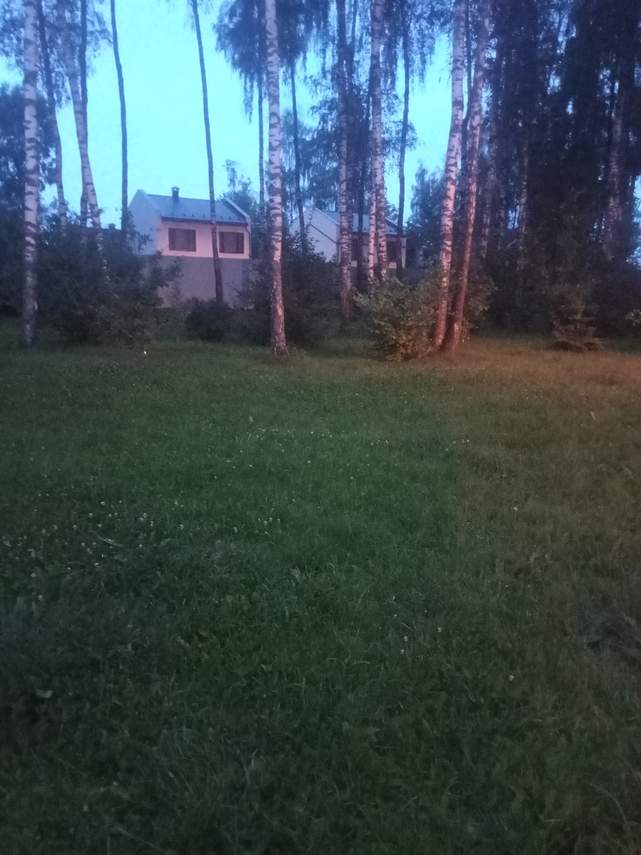 Коттеджный посёлок с домами вплотную 