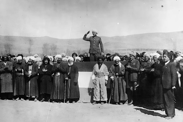    Провозглашение Мехабадской республики. Иран, 1946 год. Фото: Wikipedia