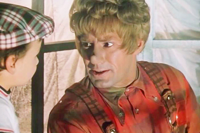    Спартак Мишулин в фильме-спектакле «Малыш и Карлсон, который живет на крыше»,1971 г. Фото: Кадр видео