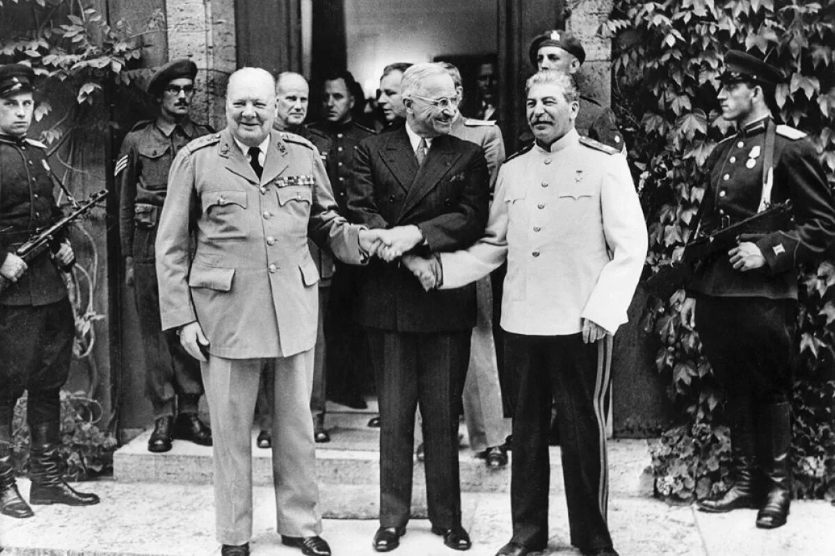    Из всех государств «Большой тройки» лишь СССР выполнил все обязательства по Потсдамской конференции.