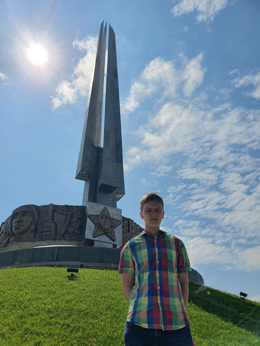 Курган Славы. Листайте вправо, чтобы увидеть еще его фотографии