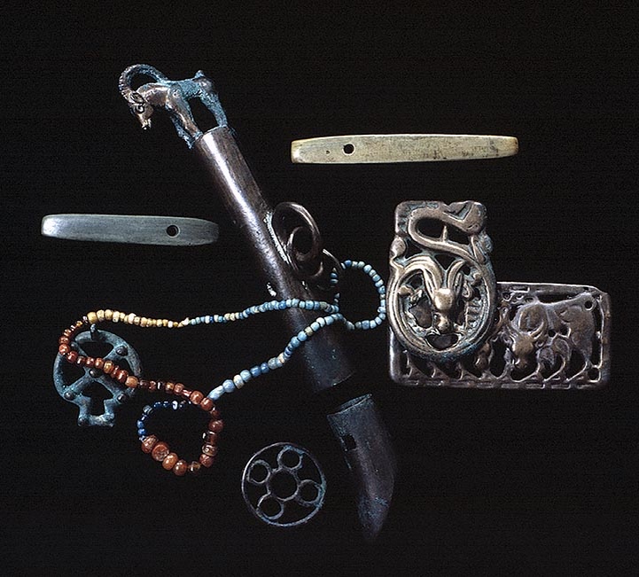 "Необычные находки. Кто их создал?"