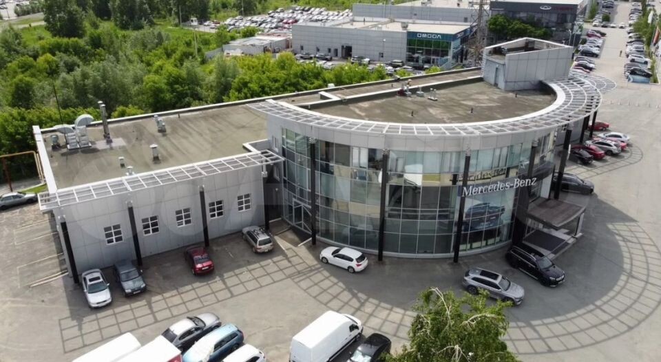    Автосалон. Источник: "Авито"