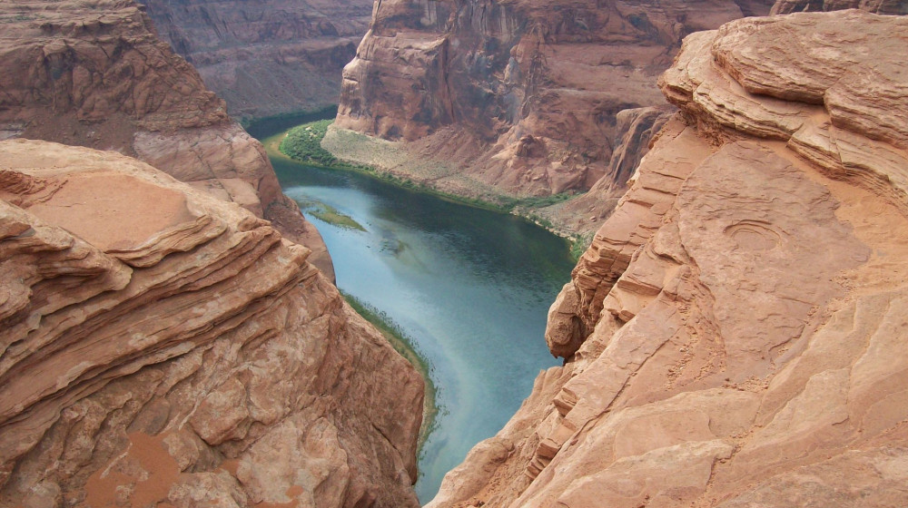    Водопады, которые бросают вызов гравитации — как такое возможно