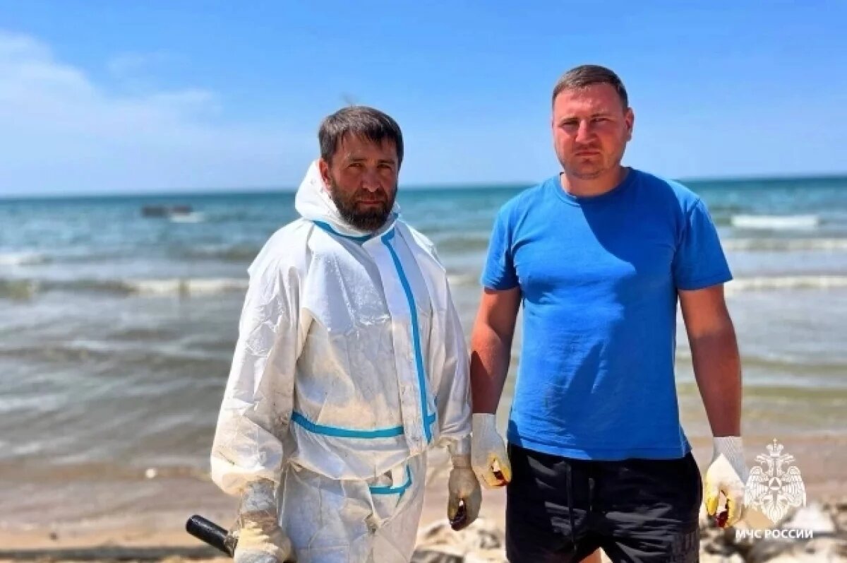    В Анапе собиравшие мазут водолазы реанимировали едва не утонувшую женщину