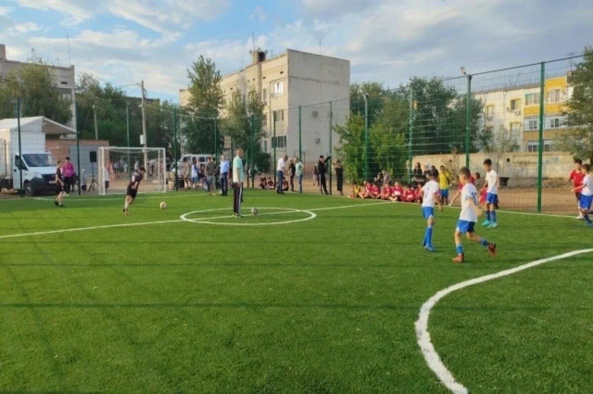    В селе Красный Яр Астраханской области открылось новое футбольное поле