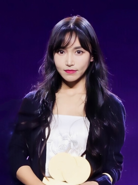 Ли Цзыци 李子柒