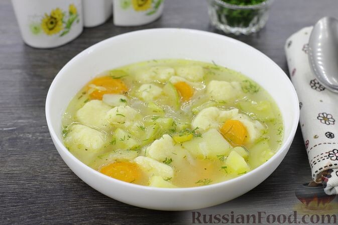 картофель, кабачки, лук репчатый, морковь, масло сливочное, соль, перец черный молотый, итальянские травы сушёные, зелень, сыр твердый, яйцо, мука