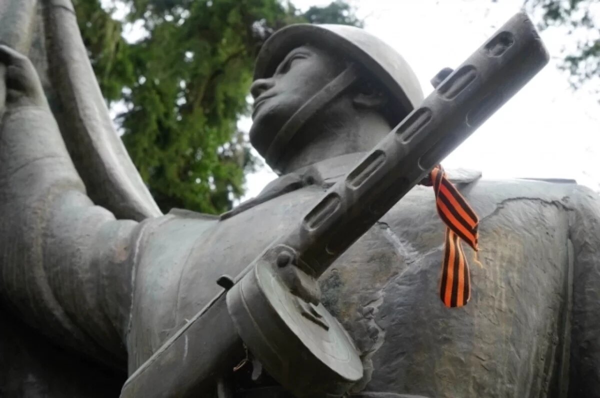    Алехин: боевики ВСУ разрушают могилы советских солдат при отступлении