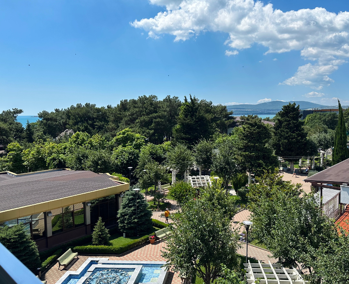 Вид из нашего номера.