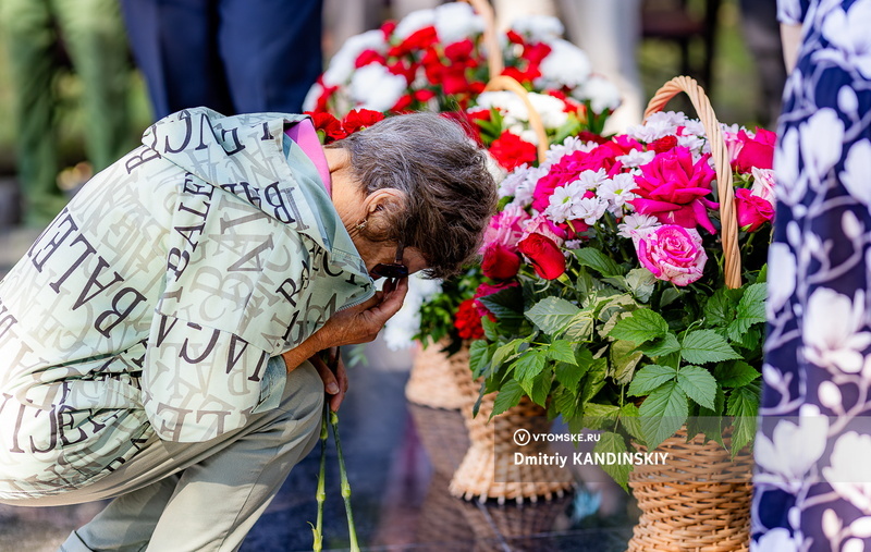 «Были слышны стоны, пока эти плиты разбирали»: в Томске почтили память погибших курсантов училища связи