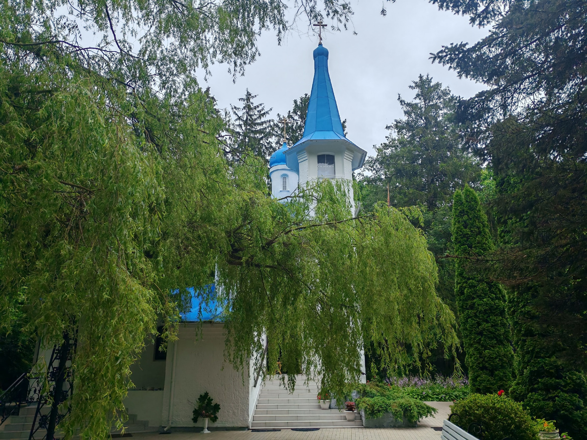 Храм-памятник в честь иконы Божьей Матери «Всех скорбящих радость»