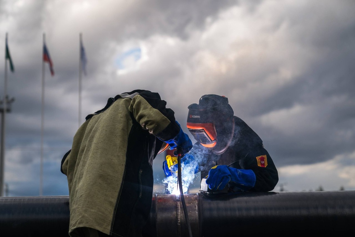    Первый вице-премьер Правительства РФ отметил лидерство Югры в поддержке промышленности