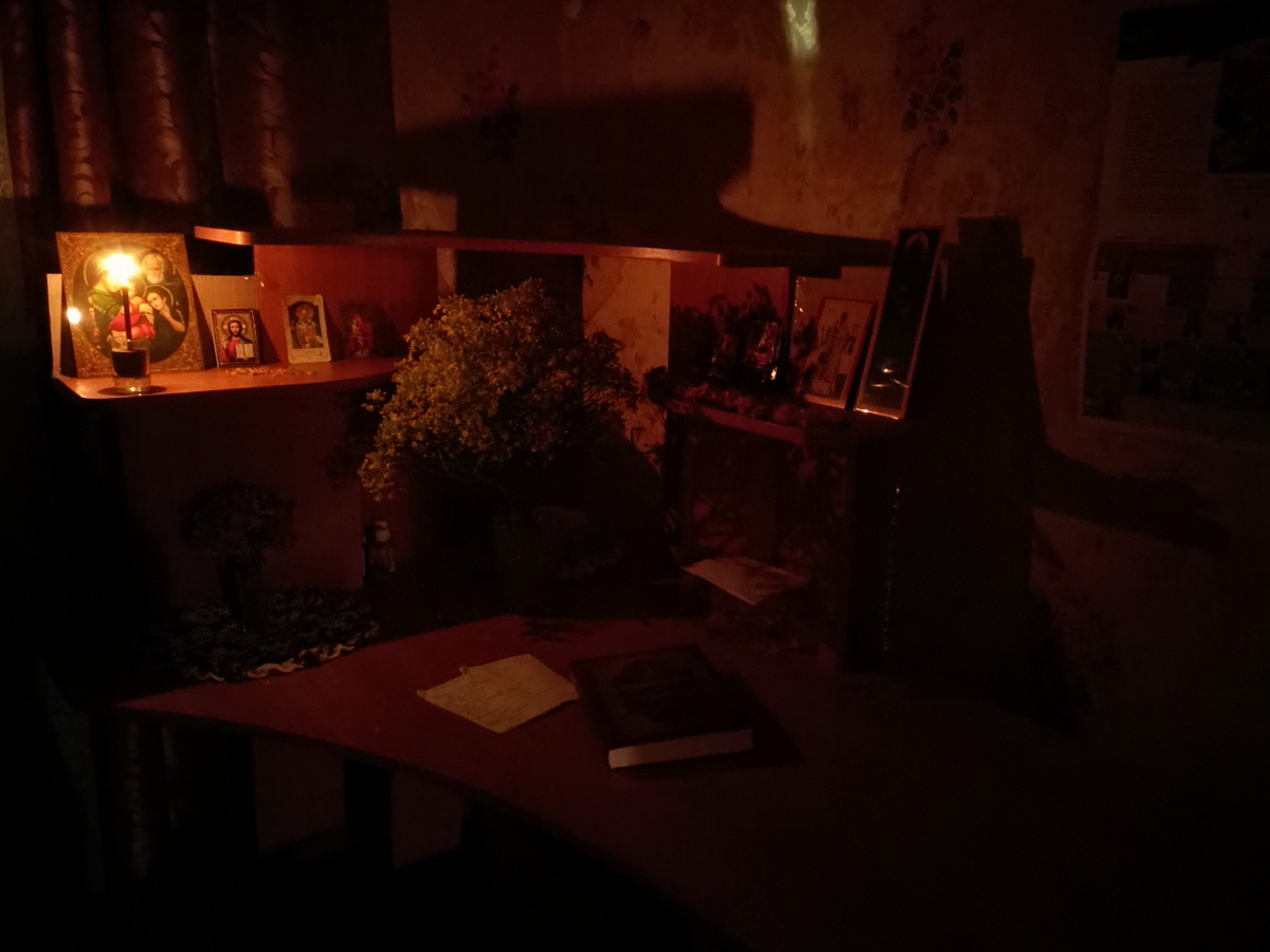 Личное фото: мой Красный угол (для иллюстрации)