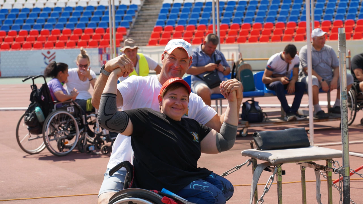    Руслан Кухарук поздравил югорских параатлетов с успехами на чемпионате России по легкой атлетике