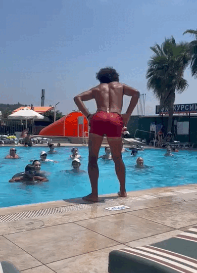 «Не понимаю, как можно отдать 360 т. за отдых, чтобы покупаться в море... Лучше снять домик на базе: речка, душ, туалет, мангал...»