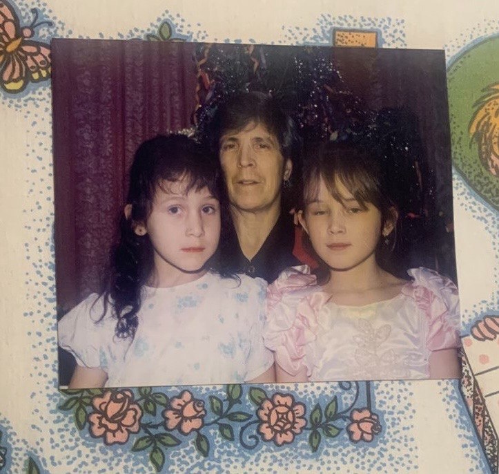 Фото с семейного архива.Здесь бабушке 57 лет.