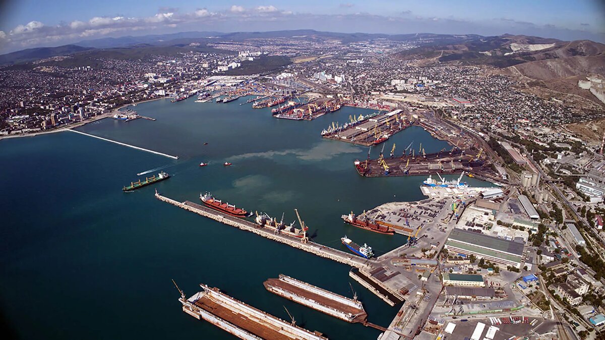 Новороссийский торгово-промышленный порт