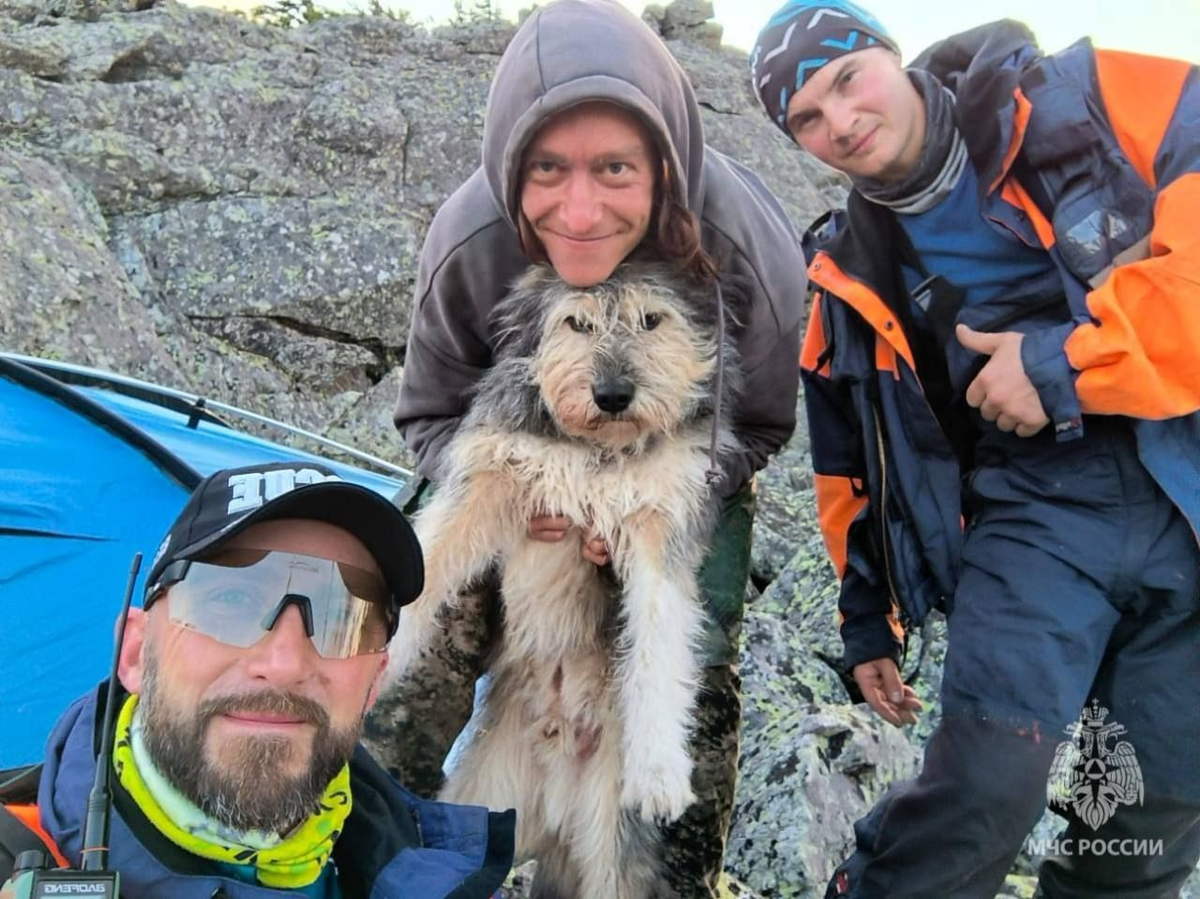 Антон со спасателями