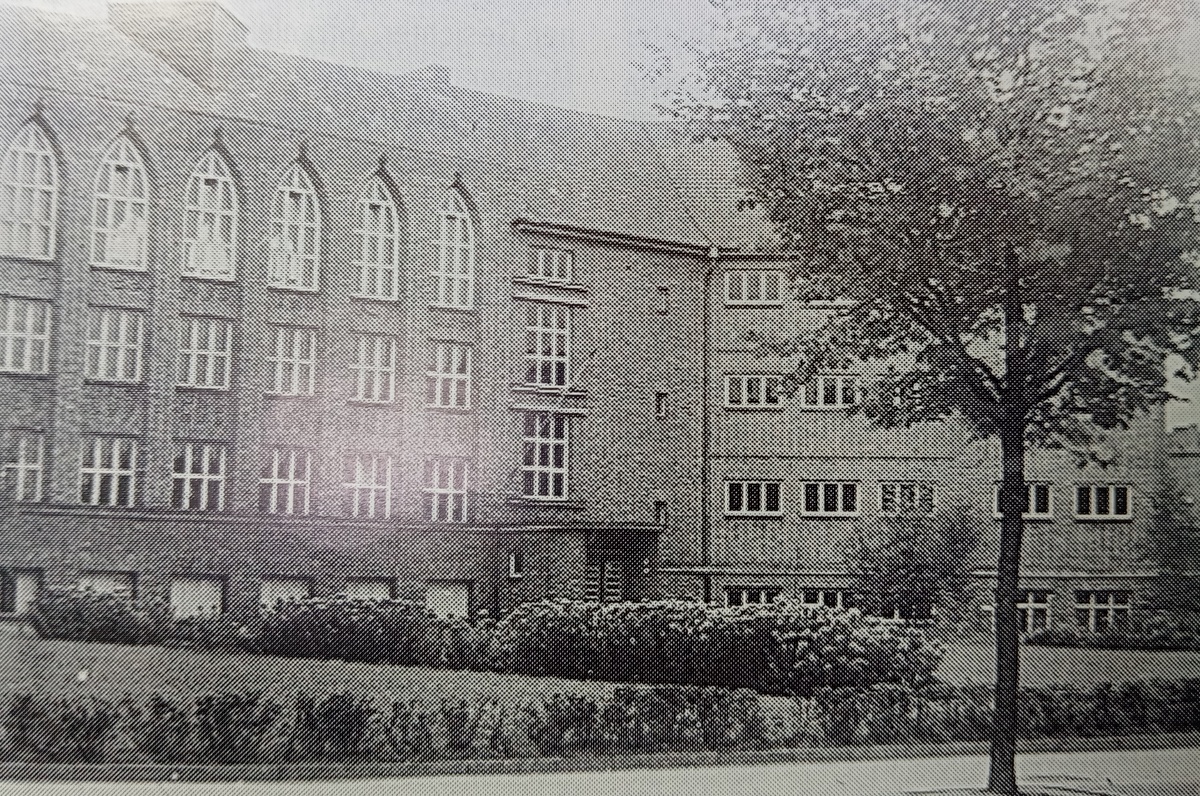 Школа Песталоцци на Казерненштрассе. Фото Вальтера Бёма.