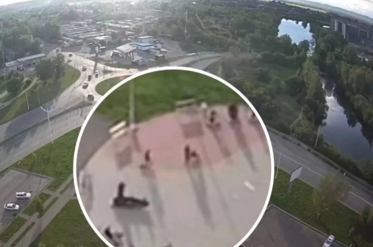    Момент ДТП попал на камеры.