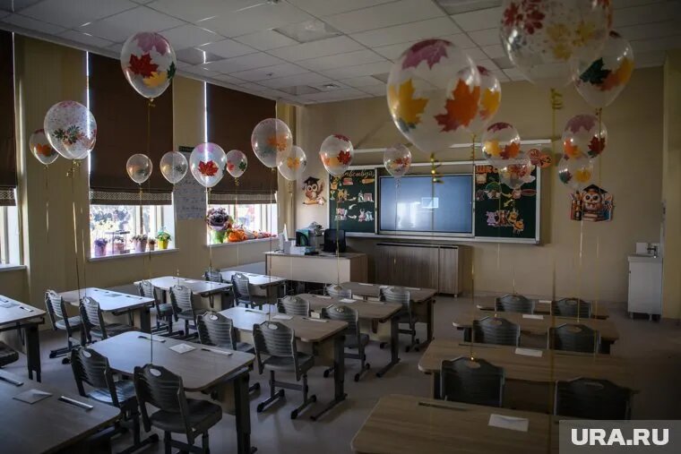 Также школьникам 6-7 классов отменят урок «Обществознание». Фото: Илья Московец © URA.RU