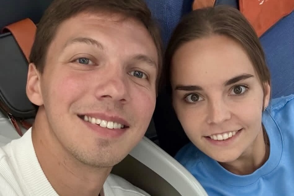     «Наш первый закат на Мальдивах»: Дина Аверина и Дмитрий Соловьев показали нежное видео из свадебного путешествия