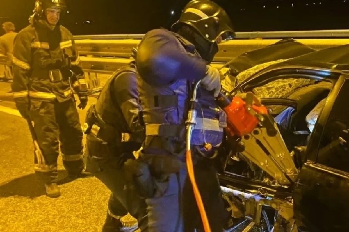    В ночном ДТП на Президентском мосту пострадали два человека